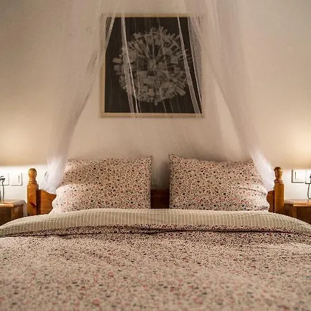 Mononaftis By Interhome