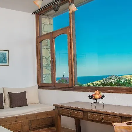 Mononaftis By Interhome Apartmán Agia Pelagia